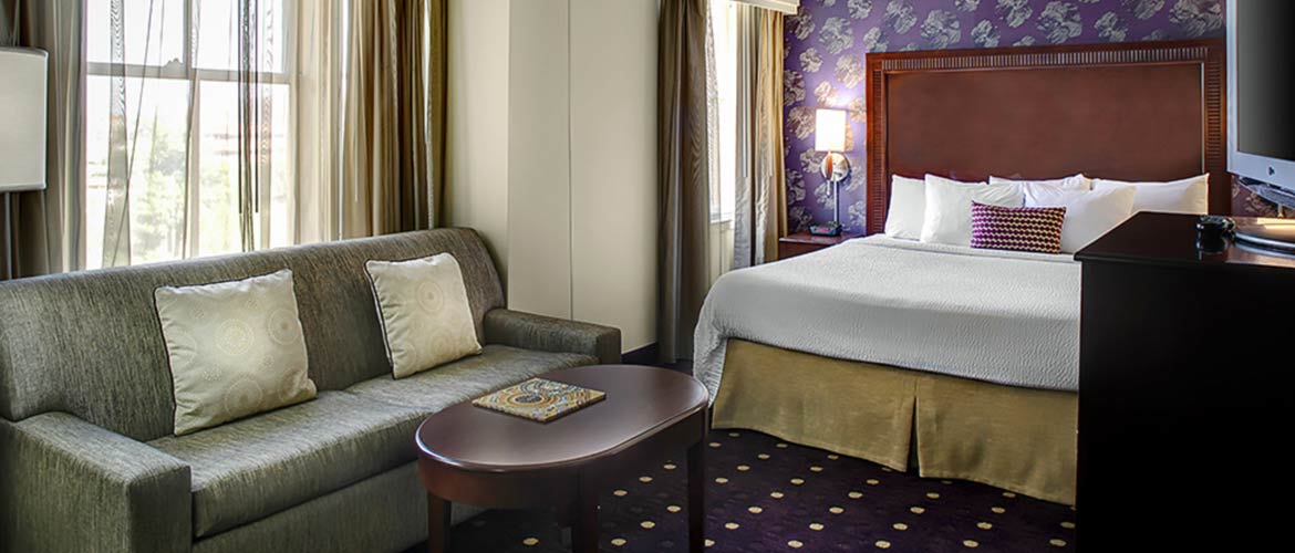 Courtyard by Marriott Kansas City Country Club Plaza
